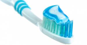 DikoDent Fogászat | Mi minden van fogkrémünkben? Mire figyeljünk, mit kerüljünk, amikor fogkrémet választunk?